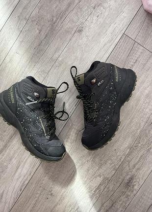 Чорні дитячі трекінгові черевики salomon outway mid cswp