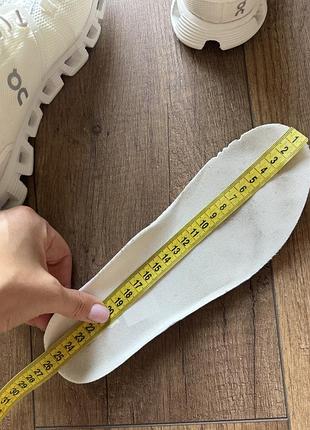 Кросівки жіночі on 6