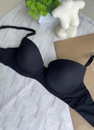 Бюстгальтер від італійського бренду intimissimi 75b