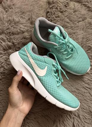 Кросівки nike