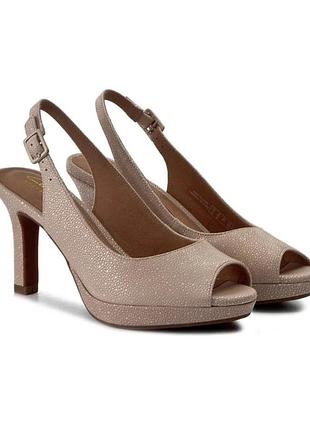 Босоножки clarks примерная пара из витрины, не носились, размер 39