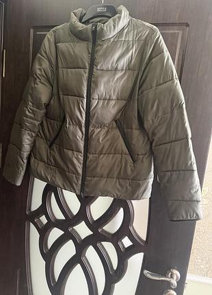 Гарна курточка, в зеленому, кольорі, від бренду: m&s