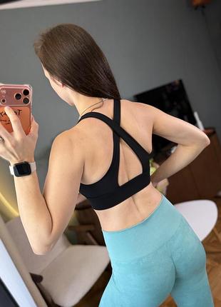 Чорний спортивний топ fabletics 4