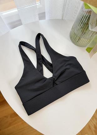 Чорний спортивний топ fabletics 8