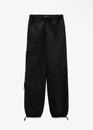 Черные брюки-карго zara из гладкой ткани