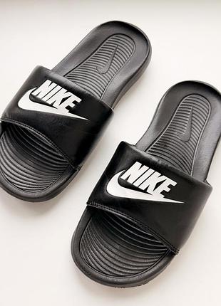 Женские черные шлепанцы nike victori one slide