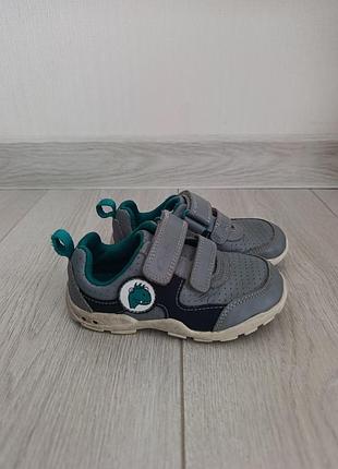 Clarks шкіряні кросівки розмір 23