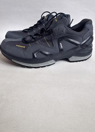 Трекінгові кросівки lowa gore tex