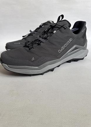 Трекінгові кросівки lowa gore tex