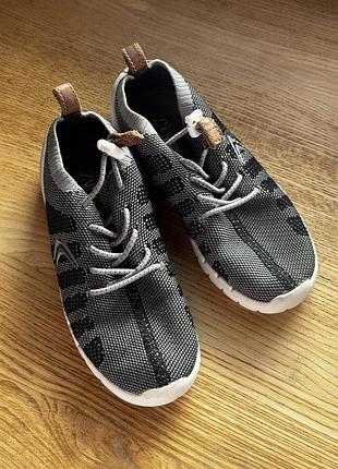 Кросівки yeezy