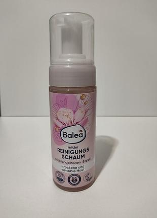 Мягкая очищающая пенка для умывания balea 150 ml
