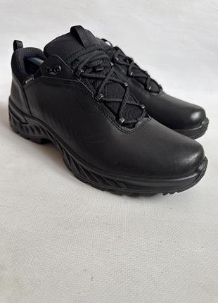 Шкіряні трекінгові кросівки lowa gore tex