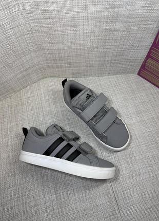 Оригинальные кроссовки adidas на липучке