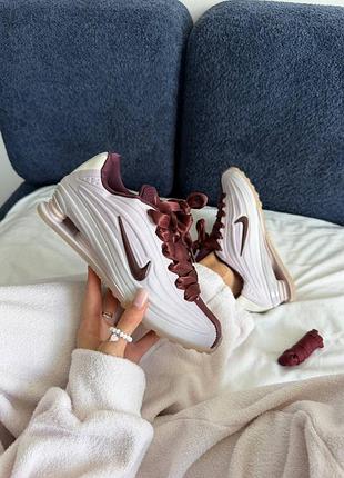Кросівки жіночі nike shox r4 | particle rose / burgundy crush