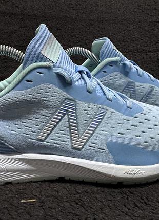 Кросівки жіночі new balance 2