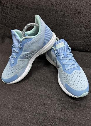 Кросівки жіночі new balance 4