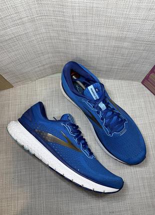 Оригинальные кроссовки brooks