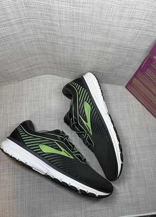 Оригинальные кроссовки brooks