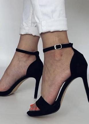 Класичні чорні босоніжки на шпильці, 38 розмір 🖤