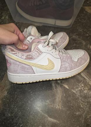 Кросівки  nike jordan , оригінал 37 р