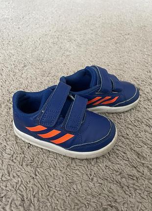 Кросівки adidas 22 р.