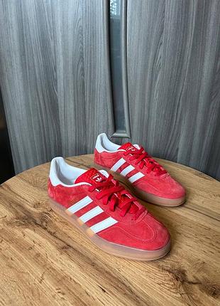 Кросівки унісекс adidas gazelle indoor shoes red