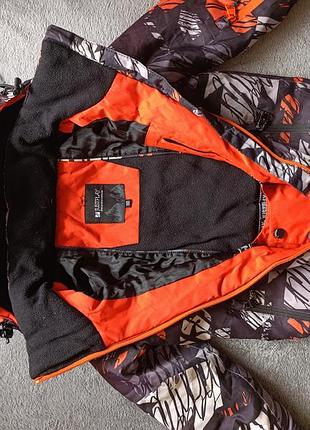 Детская куртка детская 110 г. 2