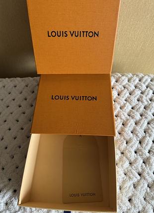 Оригинальная коробка louis vuitton 18х18х8 см с фирменным тегом