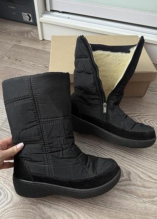 Зимові чоботи. теплі дутики на хутрі.