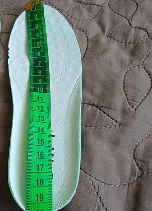 Кросівки для дівчинки yeezy білі 3