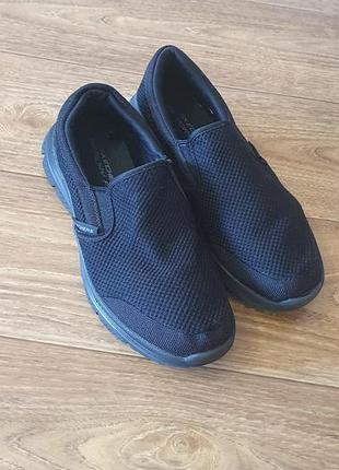 Черные мужские слипоны кроссовки skechers memory foam оригинал, легкие сетчатые мокасины размер 40