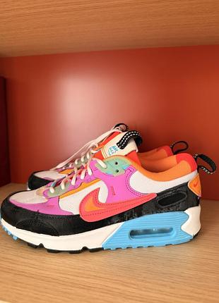 Кросівки жіночі nike різнокольорові