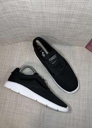 Оригінальні кросівки vans легкі та гнучкі