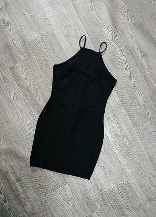 Коротка сукня чорна