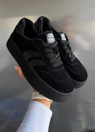 Натуральні замшеві демісезонні чорні кеди - кросівки утеплені флісом на високій підошві - платформі