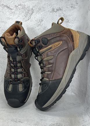 Чоловічі шкіряні черевики на мембрані clarks active