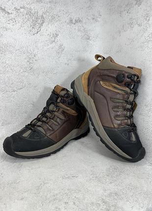 Чоловічі шкіряні черевики на мембрані clarks active 2
