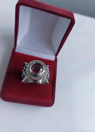 Серебряное мужское кольцо с натуральным гранатом