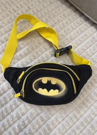 Бананка для хлопчиків batman чорна з жовтим
