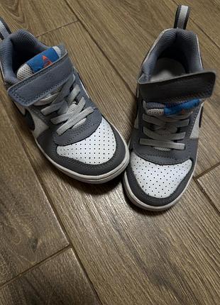 Кеди дитячі nike сірі, білі, розмір 28