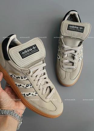 Кросівки adidas original handball spezial lt бежеві з леопардовим принтом