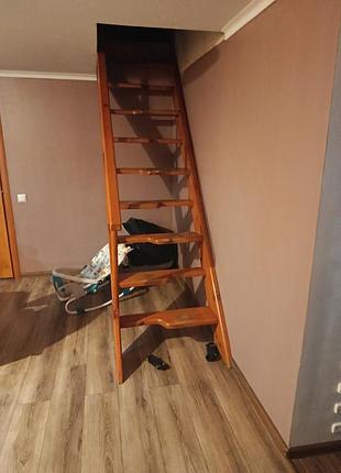 Сходи міжкімнатні дерев'яні типу "гусячий крок"