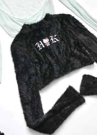 Короткий пухнастий топ bershka hello kitty xs