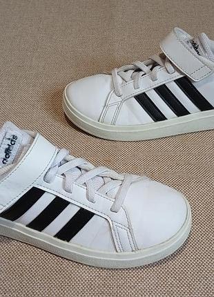 Кросівки для дітей adidas білі, розмір 34, довжина устілки 22 см