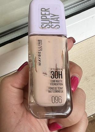 Тональна основа maybelline new york super stay lumi-matte стійка, відтінок 096