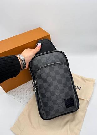 Крос-боді чоловіча louis vuitton avenue чорна в клітинку