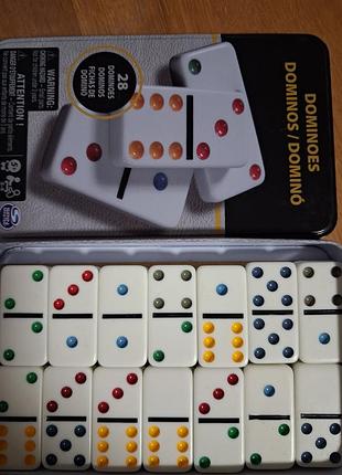 Настольная игра домино цветное spin master (28 косточек) в металлическом боксе