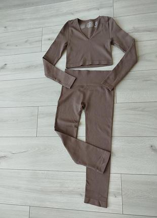 Костюм топ + лосіни в рубчик primark