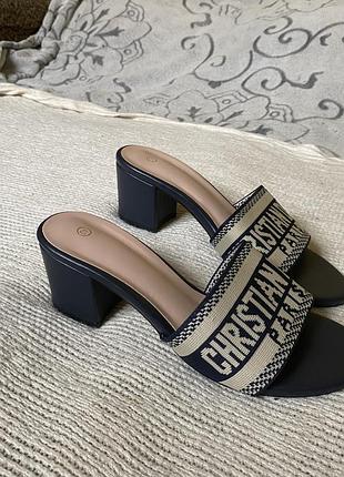 Мюлі christian dior на підборах, розмір 40 3