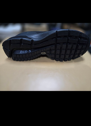 Кроссовки от бренда nike 8